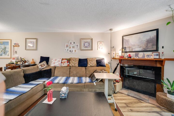 Property Photo: 14828 Holly Park Lane BC V3R 6Y2