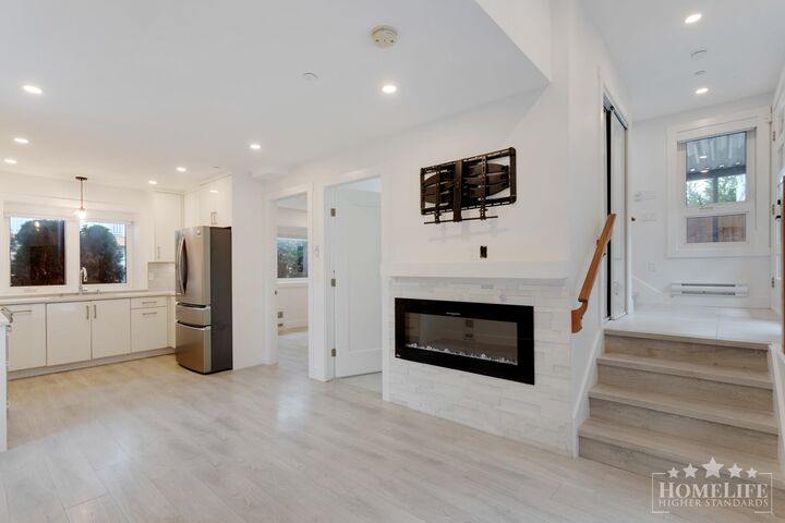 Property Photo:  6627 Inverness Street Lane House 6623  BC V5X 4G1 