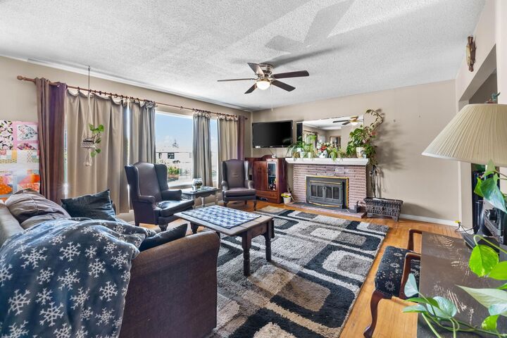 Property Photo: 2119 Monterey Avenue BC V3K 2M5