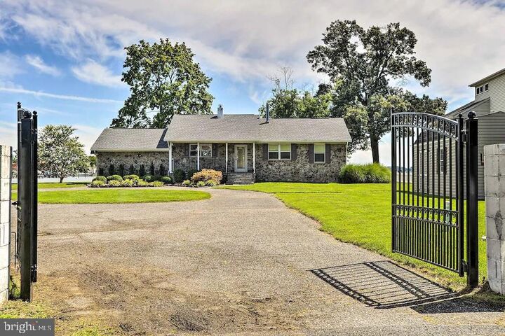 Property Photo:  919 Oakdene Road  MD 21220 