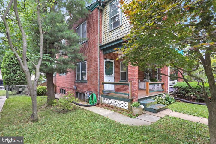 Property Photo: 1194 Elm Avenue PA 17603