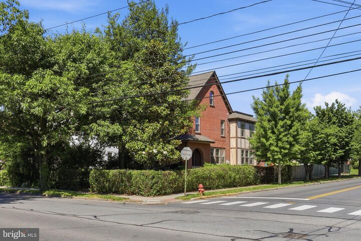 Property Photo:  699 New Holland Avenue  PA 17602 