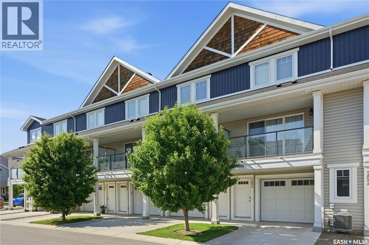 Property Photo: 204 315 Dickson Crescent SK S7T 0Z1