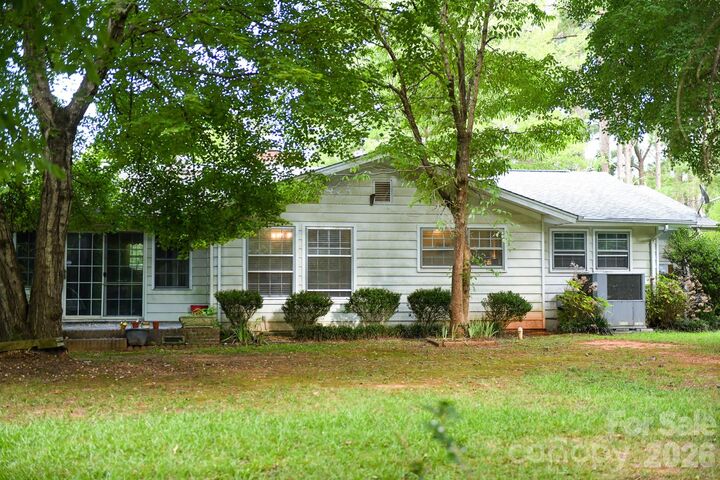 Property Photo: 616 Pineview Lakes Road SC 29706