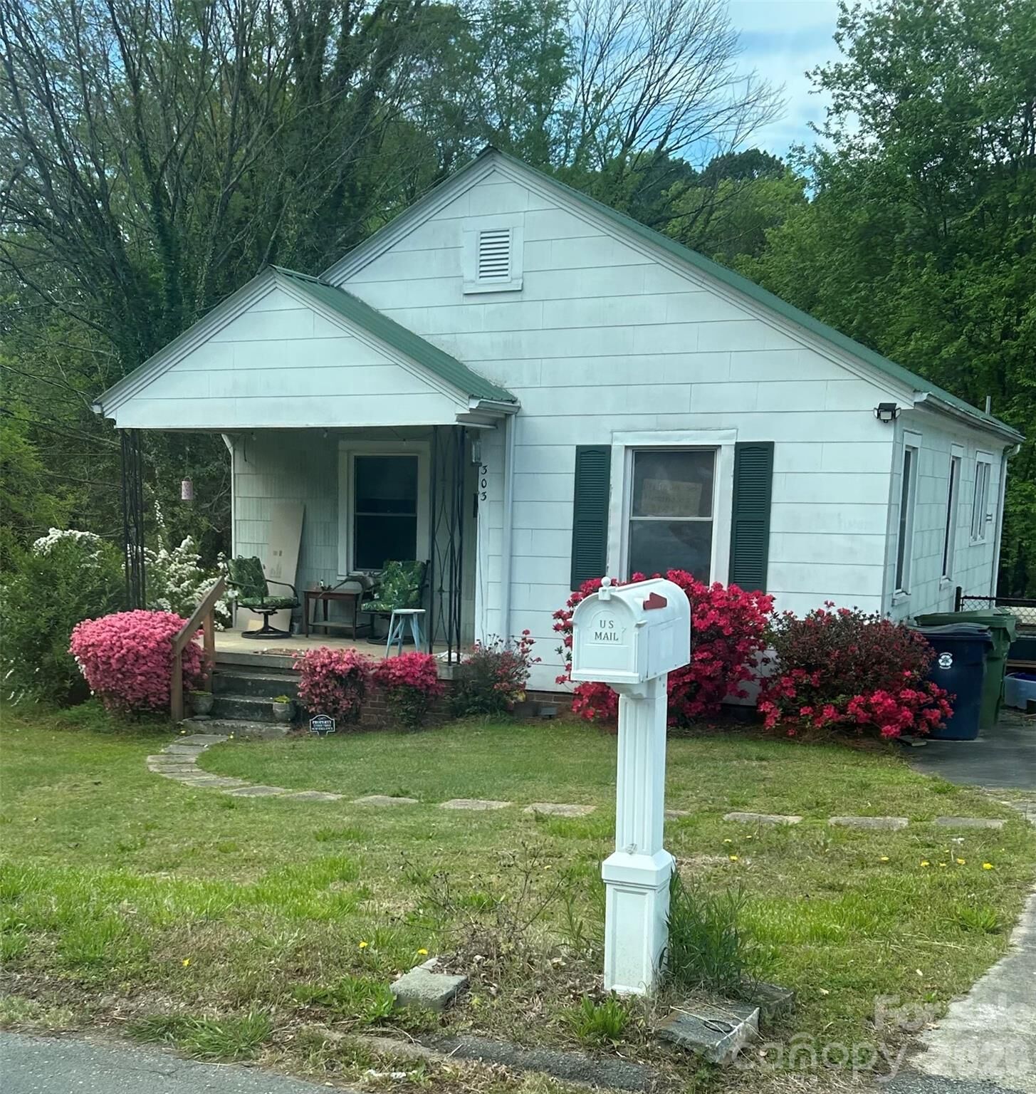 Property Photo:  303 Mendota Avenue  NC 27292 