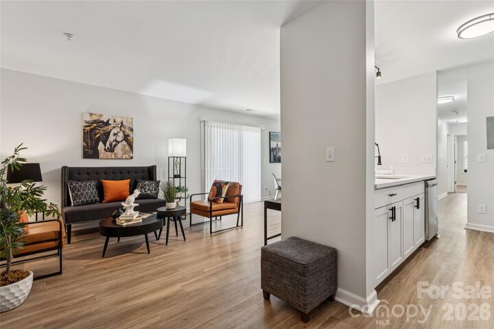 Property Photo: 1638 Arlyn Circle G NC 28213
