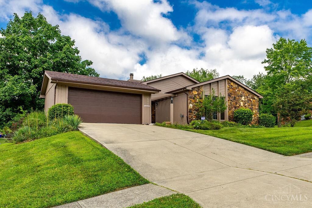 Property Photo:  121 Farmington Drive  OH 45013 