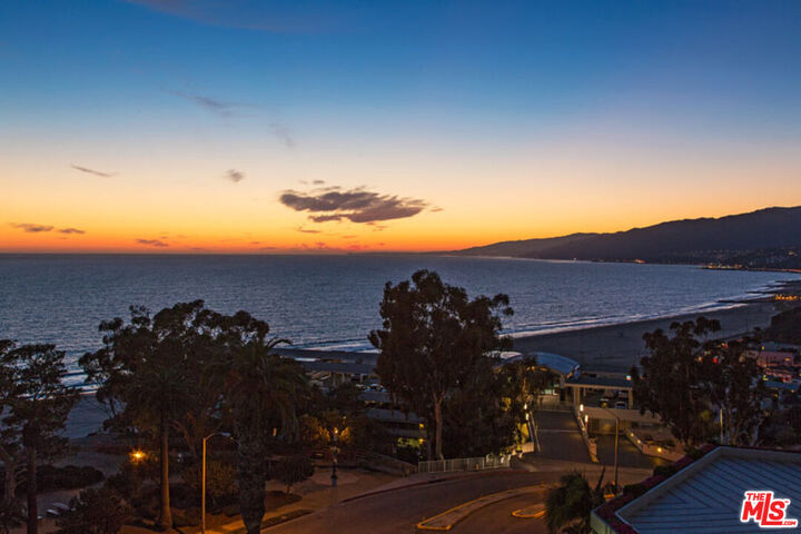 Property Photo: 201 Ocean Ave CA 90402