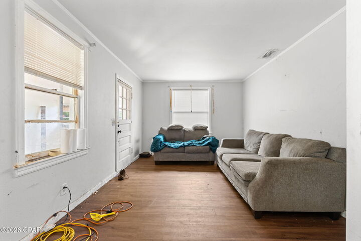 Property Photo:  452 S Macarthur Avenue  FL 32401 