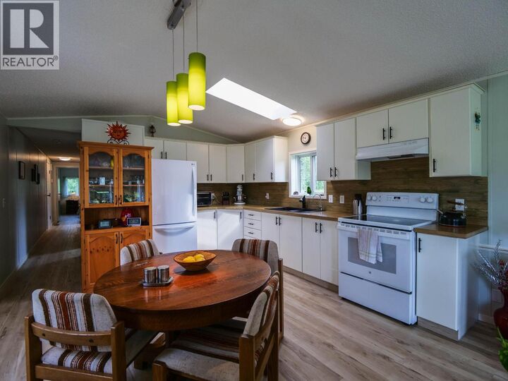 Property Photo: 823 Barkerville Highway BC V2J 6S6