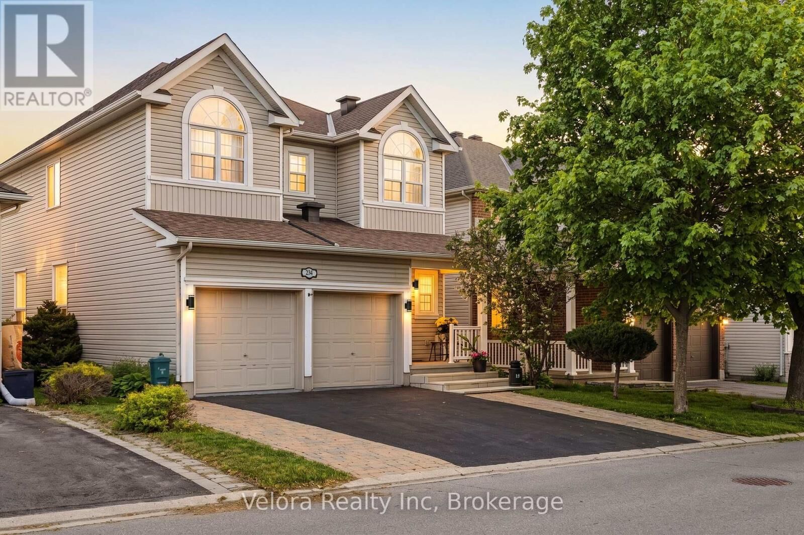 Property Photo: 234 Deercroft Avenue ON K2J 5K1