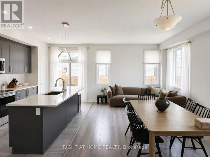 Property Photo:  242 Calvington Avenue  ON K2T 0P9 