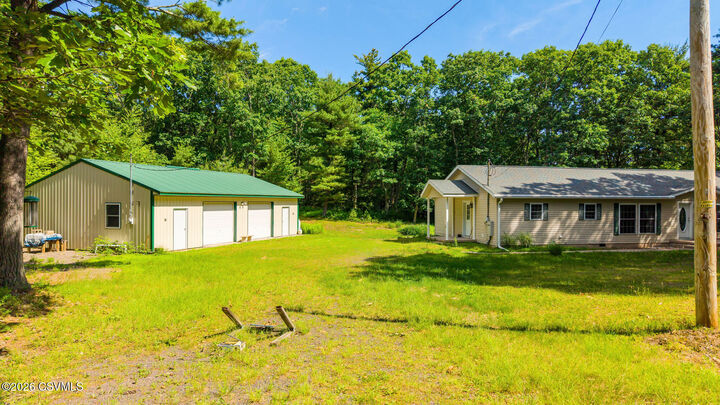 Property Photo: 482 Hickory Lane PA 18655