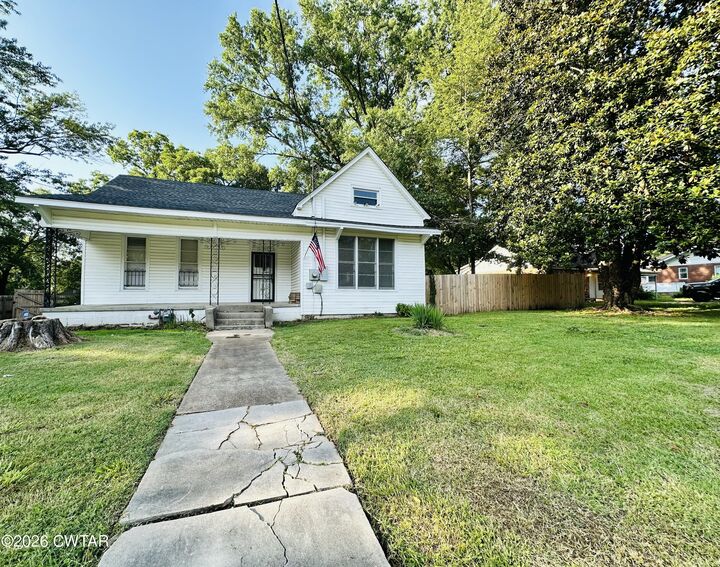 Property Photo:  113 E Forest Avenue  TN 38301 