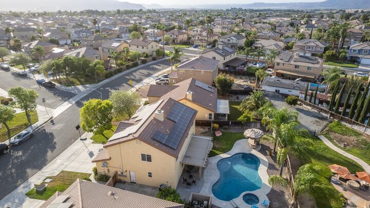 Property Photo: 589 Foxglen Drive CA 92582
