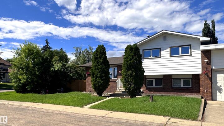 Property Photo:  7312 137 Avenue NW  AB T5C 2L5 