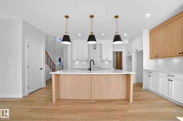 Property Photo:  204 Falcon Crescent  AB T0B 3M3 