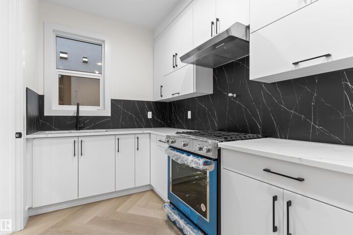 Property Photo: 204 Falcon Crescent AB T0B 3M3
