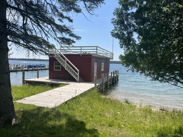 Property Photo: 2122 S Woodland Rd MI 49719