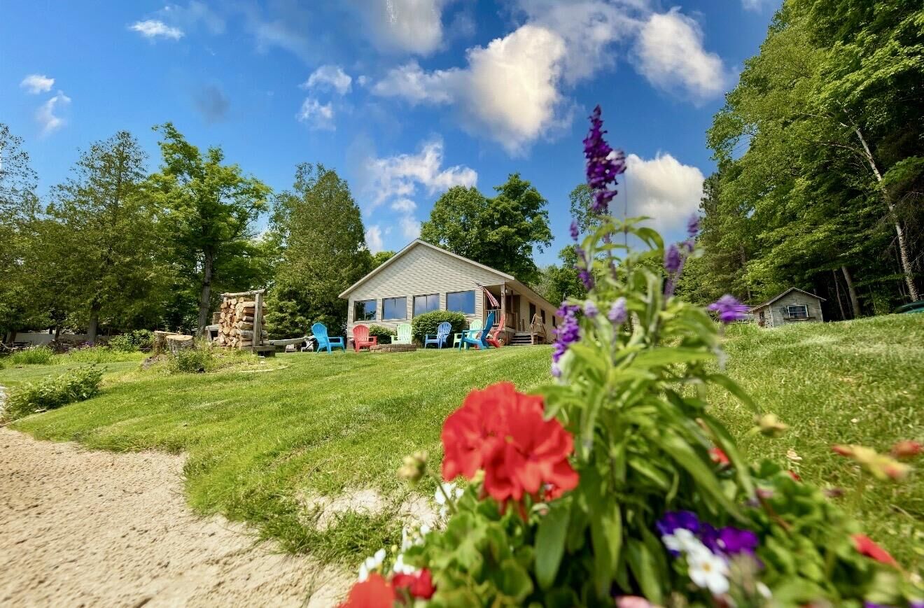 Property Photo:  25307 N Shore Ln  MI 49853 