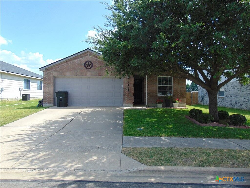 Property Photo: 3202 Neel Court TX 76543