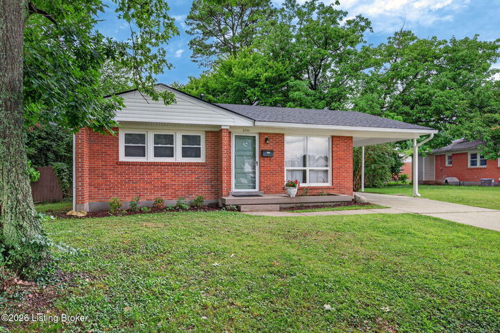 Property Photo:  3762 Glenmeade Rd  KY 40218 