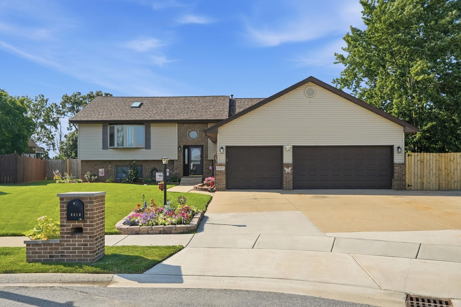 Property Photo:  6512 Ravenwood Avenue  IN 46368 