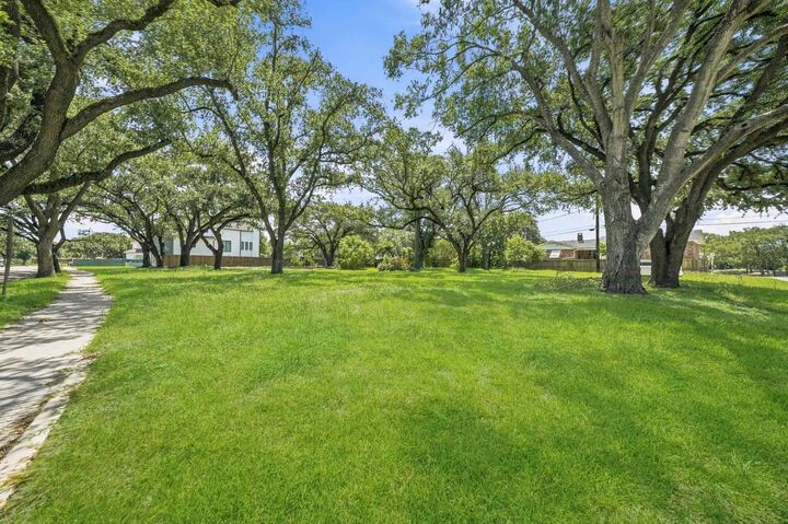 Property Photo: 4827 Braesvalley Drive TX 77096