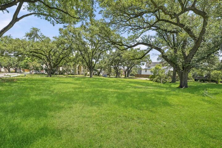 Property Photo:  4827 Braesvalley Drive  TX 77096 