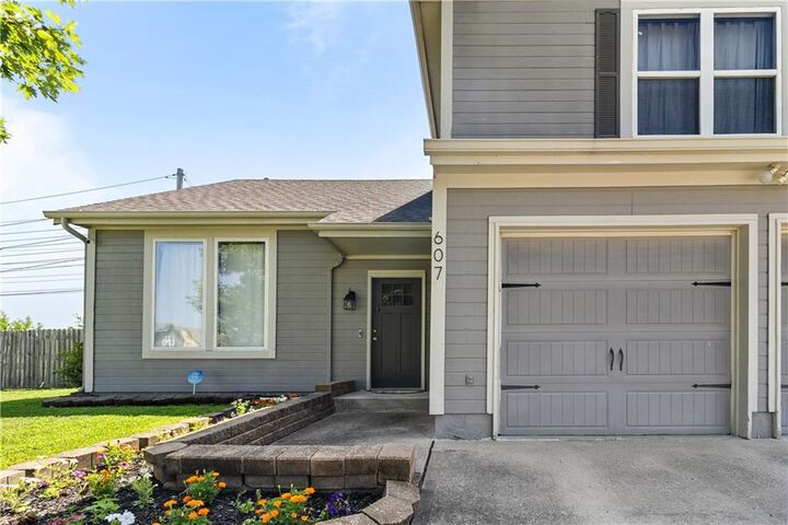 Property Photo:  607 SE Joel Avenue  MO 64063 