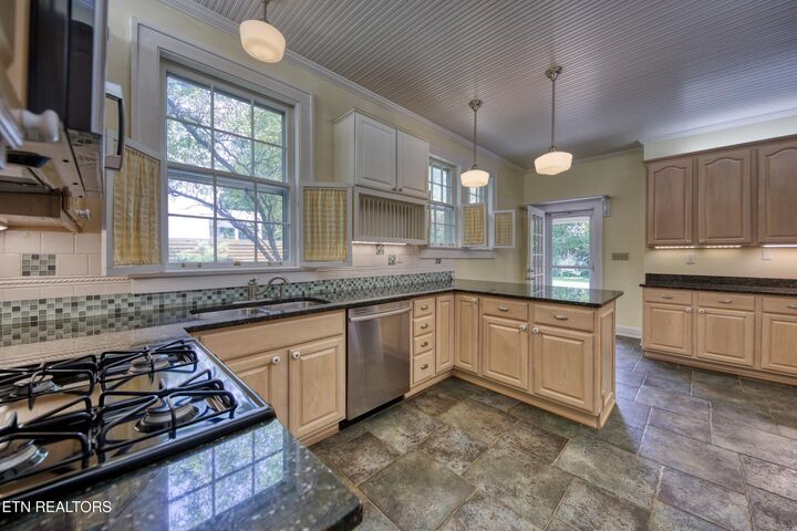 Property Photo:  918 Windgate St  TN 37919 