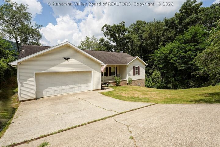 Property Photo:  302 Hickory Road  WV 25086 