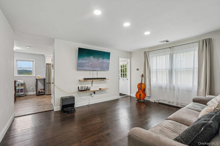 Property Photo: 849 Warren Avenue NY 10594