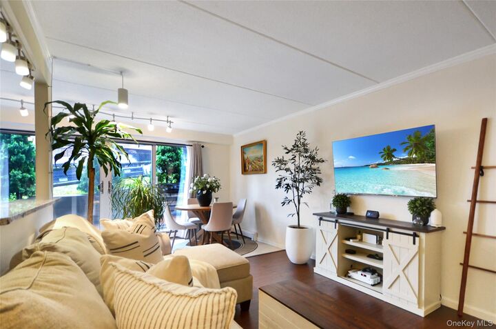 Property Photo:  397 N Broadway 1F  NY 10701 