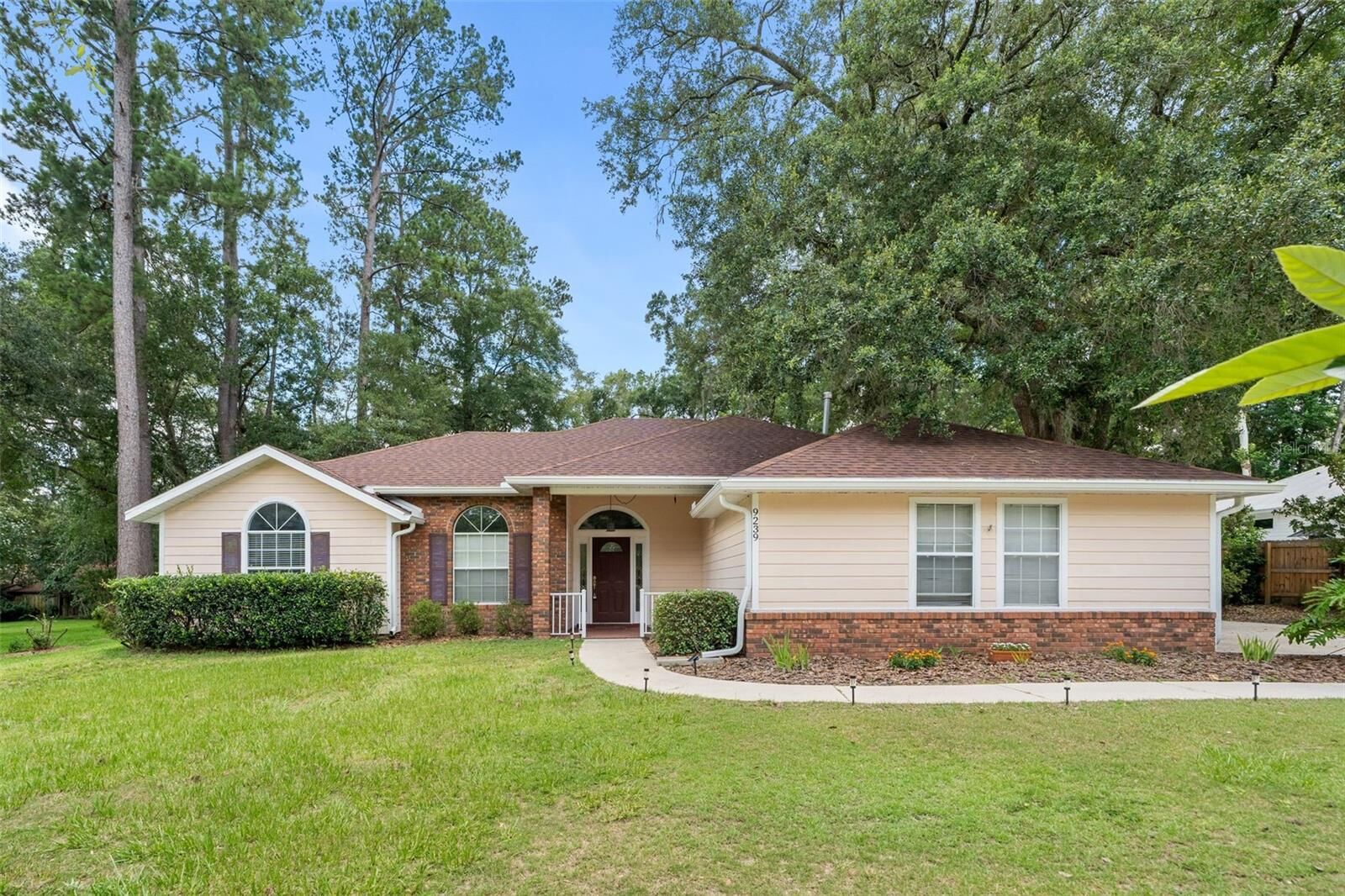 Property Photo:  9239 NW 16th Place  FL 32606 