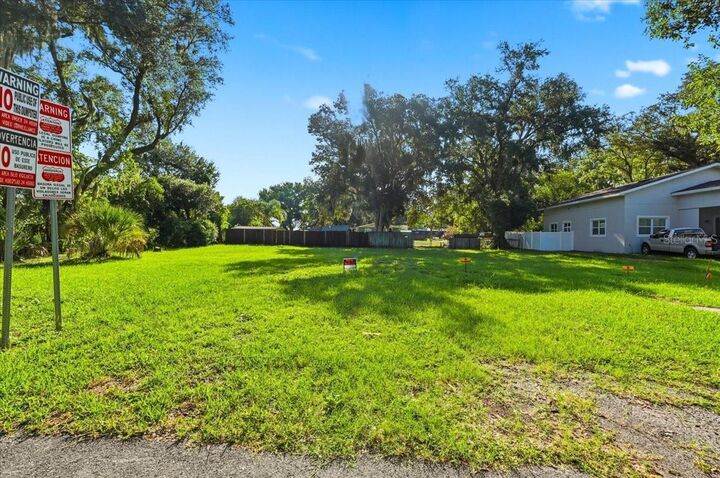 Property Photo:  10 S Forest Street  FL 33563 