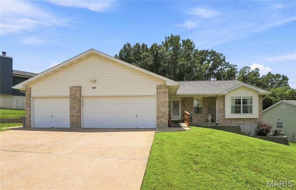 Property Photo:  947 Falcon Drive  MO 63052 