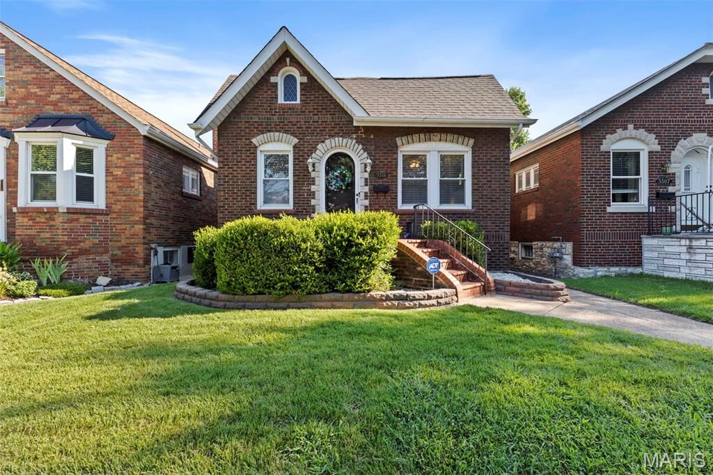Property Photo:  5511 Nottingham Avenue  MO 63109 