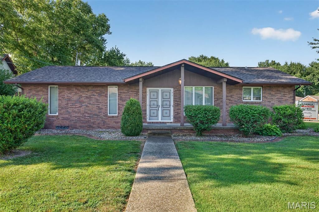 Property Photo:  155 Keeven Drive  IL 62249 
