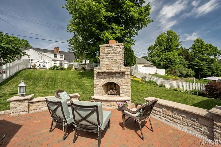 Property Photo: 27 Millbrook Lane MO 63122