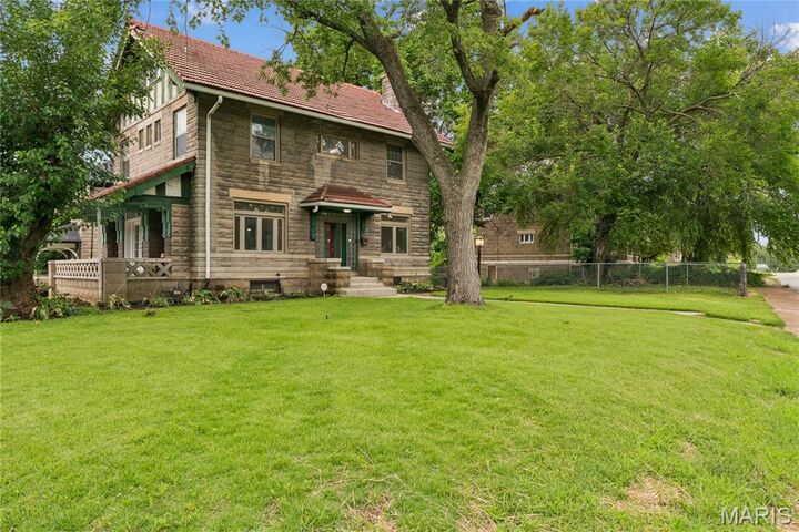 Property Photo: 5922 Oakherst Place MO 63112