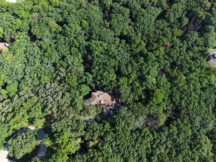 Property Photo:  S1w31450 Hickory Hollow Ct  WI 53018 