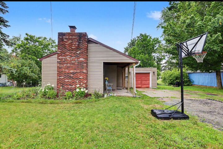Property Photo: 307 N Court Street MI 48888