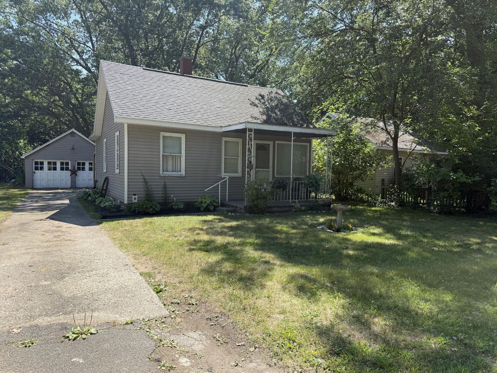Property Photo: 2714 Roberts Street MI 49444