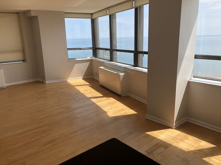 Property Photo: 5701 N Sheridan Road 18T IL 60660