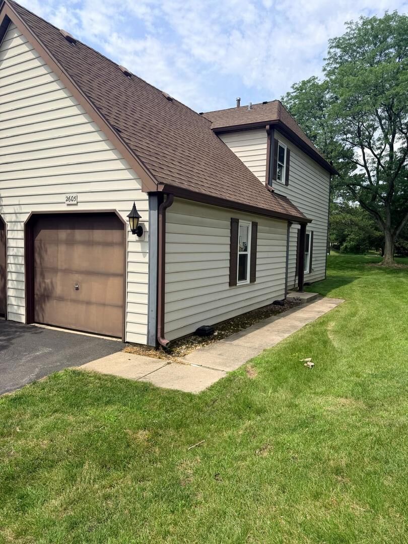 Property Photo: 2605 Wingate Court IL 60502