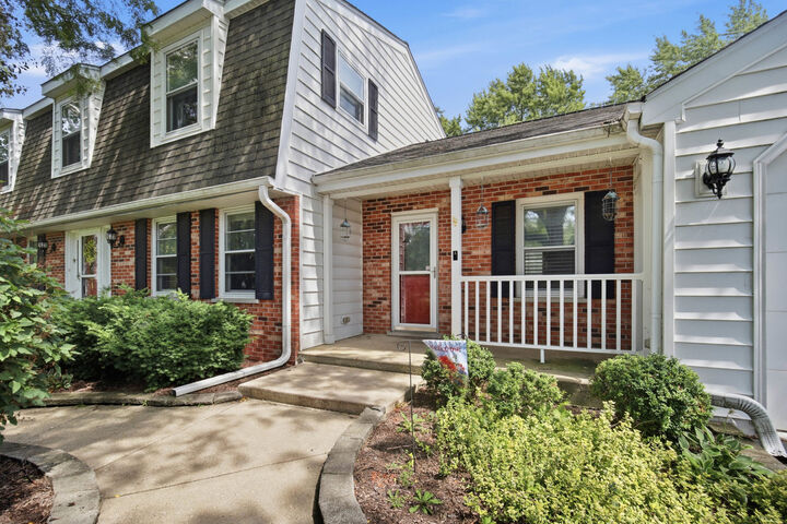 Property Photo:  623 Pauline Court  IL 60136 