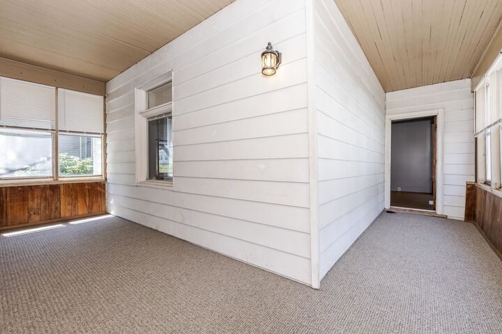 Property Photo:  918 N Oak Street  IL 61701 