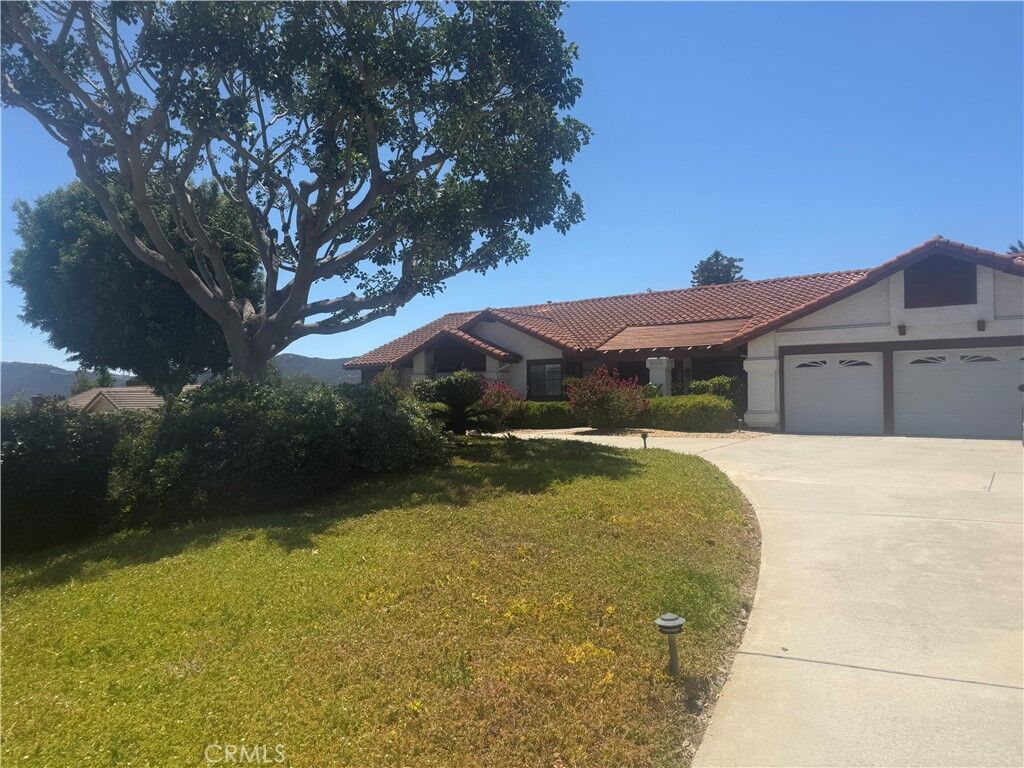 Property Photo:  2415 Eucalyptus  CA 92029 
