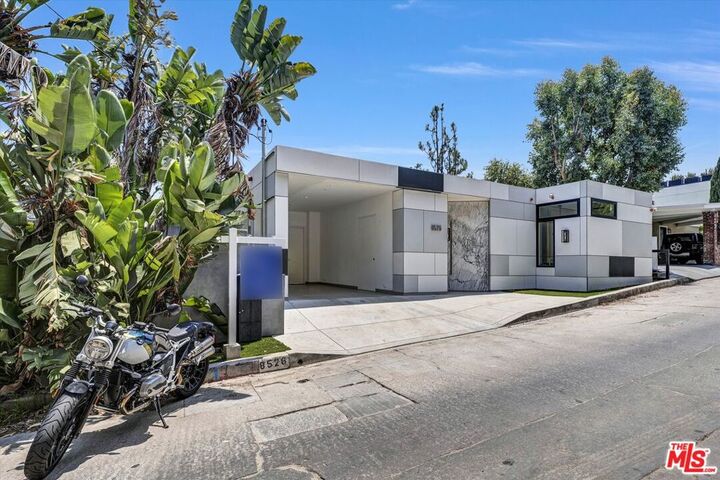 Property Photo:  8526 Hollywood Boulevard  CA 90069 